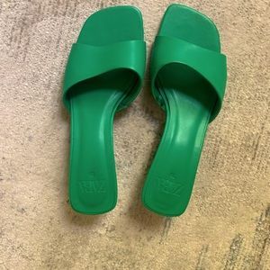 Zara Slides Size 71/2 Excellent condition. Worn once.